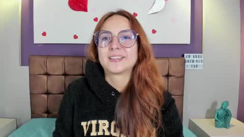 rhosyn_reyes online show from February 13, 7:42 pm