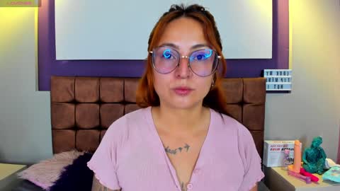 rhosyn_reyes online show from January 19, 7:37 pm