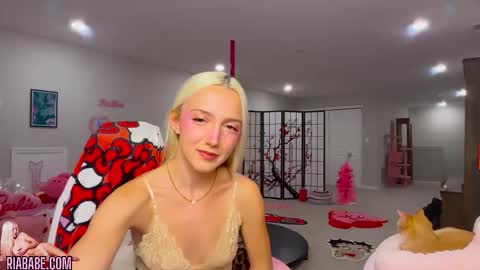 ria  online show from November 13, 4:15 am