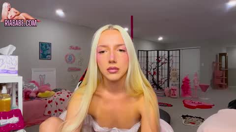 ria  online show from November 25, 3:49 am