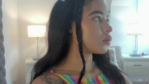 riby  online show from November 18, 7:28 pm