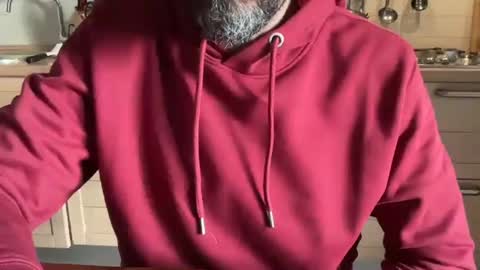 Snapshot of riccardofortis chatting on January 3, 2:51 pm riccardofortis online show from January 3, 2:51 pm