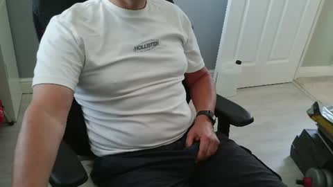 UK Straight Guy online show from June 25, 9:58 am