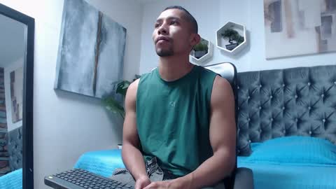 richar_voller online show from April 4, 11:28 am