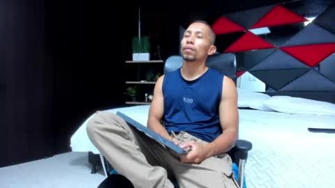 richar_voller online show from May 7, 11:39 am