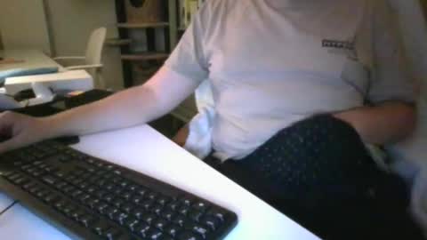 richard97188 online show from May 9, 10:38 pm