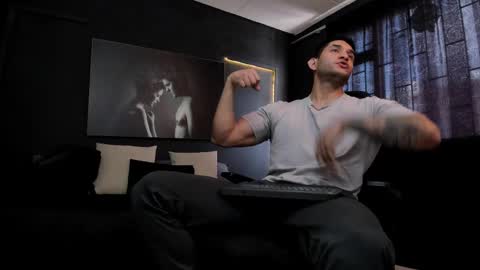 Snapshot of richard_milleer chatting on February 10, 1:44 pm Ricardo online show from February 10, 1:44 pm