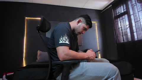 Snapshot of richard_milleer chatting on February 23, 6:34 pm Ricardo online show from February 23, 6:34 pm