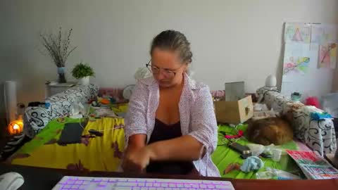 Anna - not anna - right Anna  online show from October 21, 12:32 pm