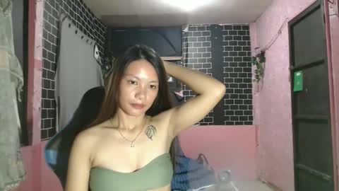 Snapshot of ride_me_angel chatting on October 20, 12:43 pm ride_me_angel online show from October 20, 12:43 pm