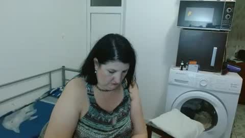 Snapshot of ridemerafsuzana chatting on January 6, 4:02 pm Ridemeraf online show from January 6, 4:02 pm