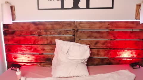 Rihanna  online show from March 7, 7:41 am