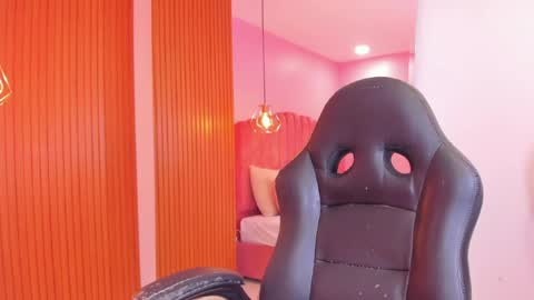 riley_dolly online show from June 14, 2:35 am