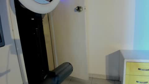 Snapshot of riley_reid_19 chatting on February 16, 2:31 am kamila online show from February 16, 2:31 am