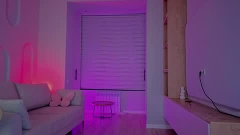 rileymee online show from October 3, 1:30 pm