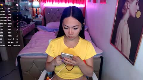 Snapshot of rileymillerx chatting on March 9, 11:58 am Riley online show from March 9, 11:58 am