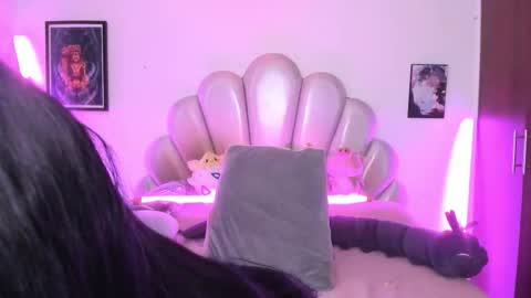    online show from October 11, 9:29 pm