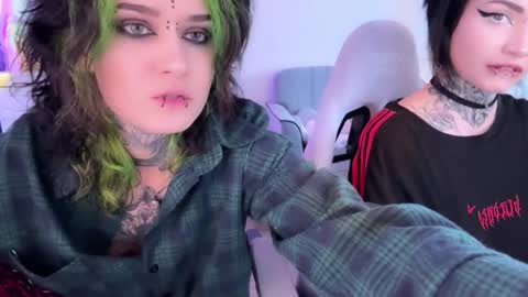   DianaBrite            fansl y online show from April 3, 10:44 am