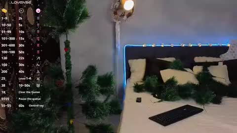 Miley  online show from December 19, 4:30 am