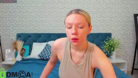 river_stoynee online show from November 4, 1:07 am