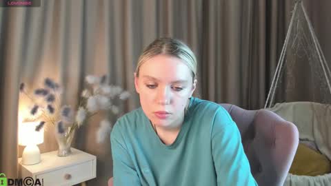 river_stoynee online show from October 24, 5:25 pm