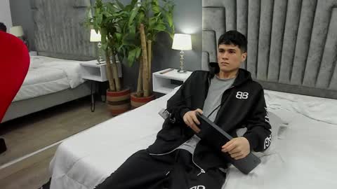 Roan Birkin online show from February 16, 10:43 pm