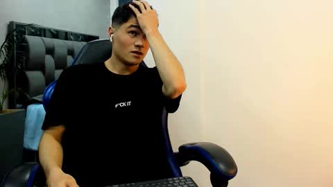 Roan Birkin online show from November 9, 7:49 pm