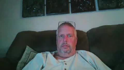 Rob online show from January 3, 2:43 am