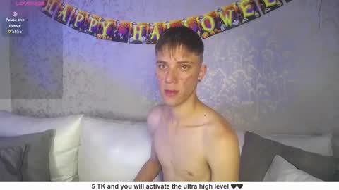 Robbin online show from October 8, 8:59 pm