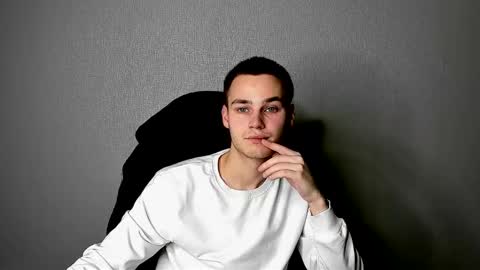 robert10211 online show from November 24, 10:58 am