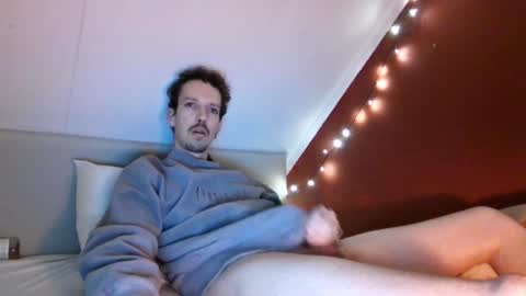 Robin online show from December 29, 6:05 pm