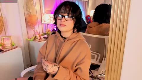 robin D online show from April 17, 1:24 pm