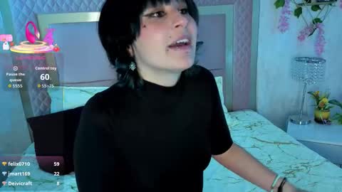 robin D online show from November 22, 1:42 pm