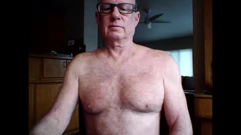 robo0000 online show from February 19, 5:01 pm