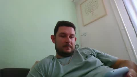Snapshot of robtheman94 chatting on September 20, 9:12 am Robin online show from September 20, 9:12 am