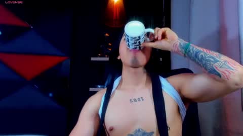 rocco_santos online show from May 26, 6:36 pm