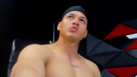 rocco_santos online show from February 4, 6:56 pm