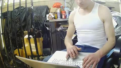 Snapshot of rockboi77 chatting on February 19, 10:09 pm muscleboi slave online show from February 19, 10:09 pm