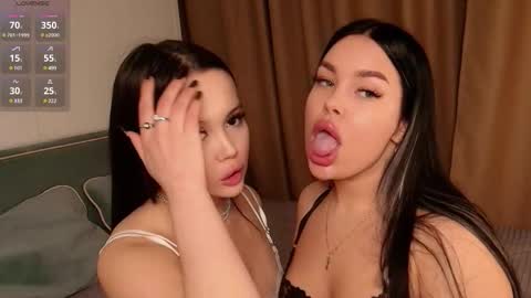 Welcome guysWe are Catherine and Mary glad to see you in our roomPVT its Open online show from March 5, 9:26 pm