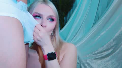 Lina and Den online show from April 6, 6:36 am