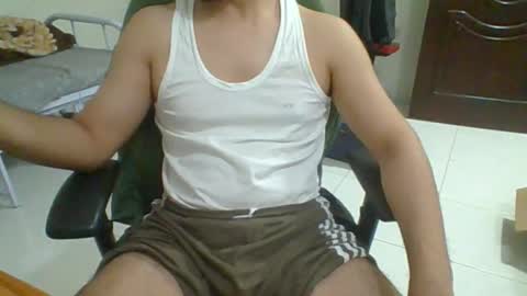 rockysam090 online show from December 13, 10:49 pm