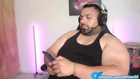 rodrixxx54 online show from December 10, 2:38 am