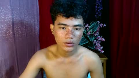 roianboyyy online show from June 26, 1:11 am