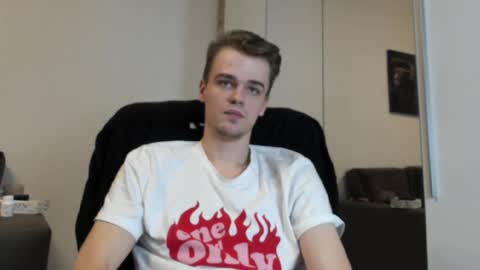 Snapshot of rokko_diamond777 chatting on February 12, 4:11 pm taylor fox online show from February 12, 4:11 pm