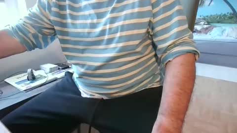 rolandloser1000 online show from November 9, 7:45 am