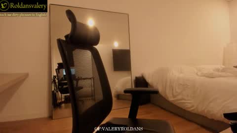 Valery Roldans online show from February 16, 1:26 am