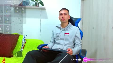 Snapshot of rolos_hot32 chatting on September 12, 11:51 pm rolos_hot32 online show from September 12, 11:51 pm