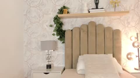   online show from February 18, 11:55 am