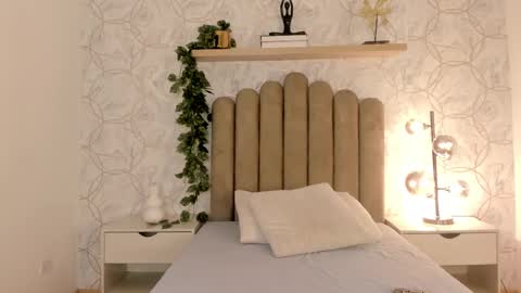   online show from March 3, 11:22 am