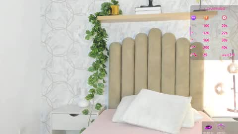   online show from March 9, 11:25 am